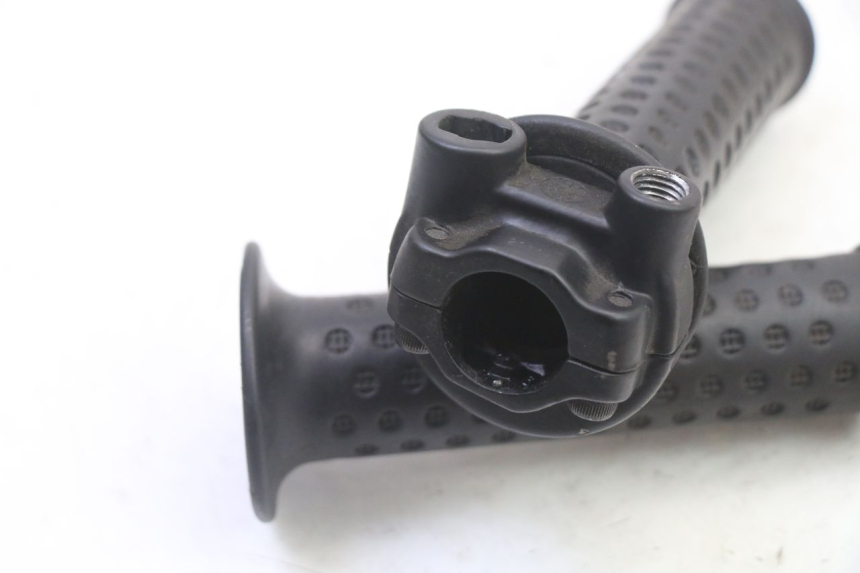 photo de MANOPOLE DELL'ACCELERATORE APRILIA SXR 50 (2021 - 2023)