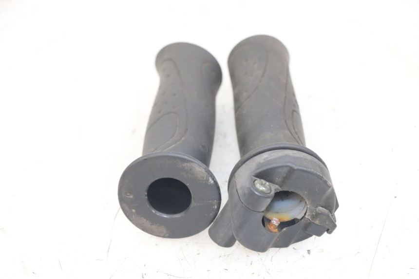photo de MANOPOLE DELL'ACCELERATORE SYM ORBIT III 3 4T 50 (2018 - 2021)