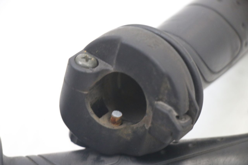 photo de MANOPOLE DELL'ACCELERATORE SYM ORBIT III 3 4T 50 (2018 - 2021)