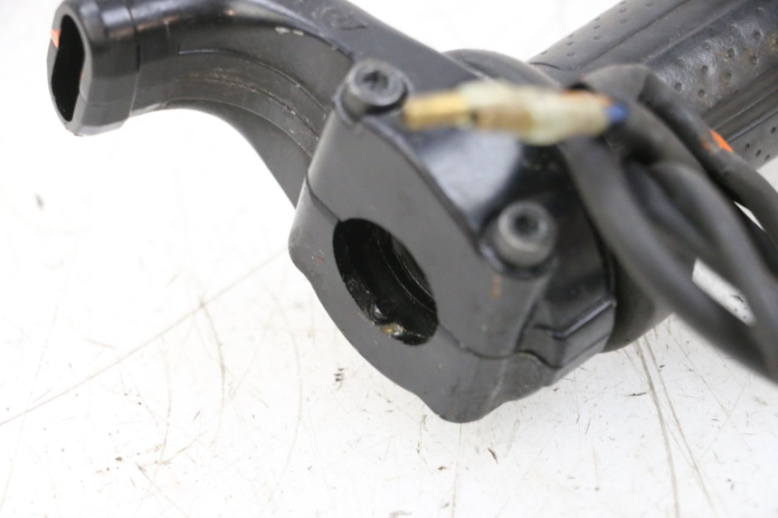 photo de ACCELERATORE YAMAHA TDM ABS 900 (2002 - 2014) - Primo piano tecnico