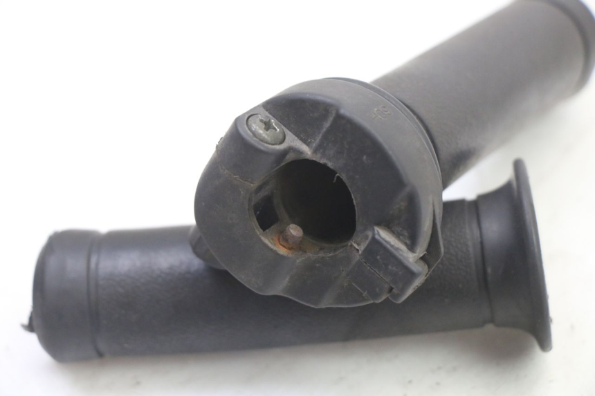 photo de MANOPOLE DELL'ACCELERATORE PEUGEOT TWEET 4T 50 (2014 - 2019)