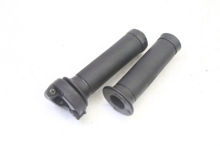 photo de MANOPOLE DELL'ACCELERATORE PEUGEOT TWEET 4T 50 (2018 - 2020)