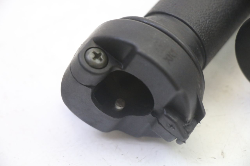 photo de MANOPOLE DELL'ACCELERATORE PEUGEOT TWEET 4T 50 (2018 - 2020)