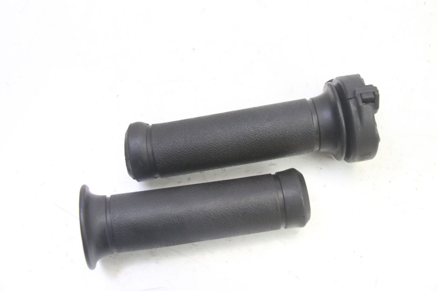 photo de MANOPOLE DELL'ACCELERATORE PEUGEOT TWEET 4T 50 (2018 - 2020)