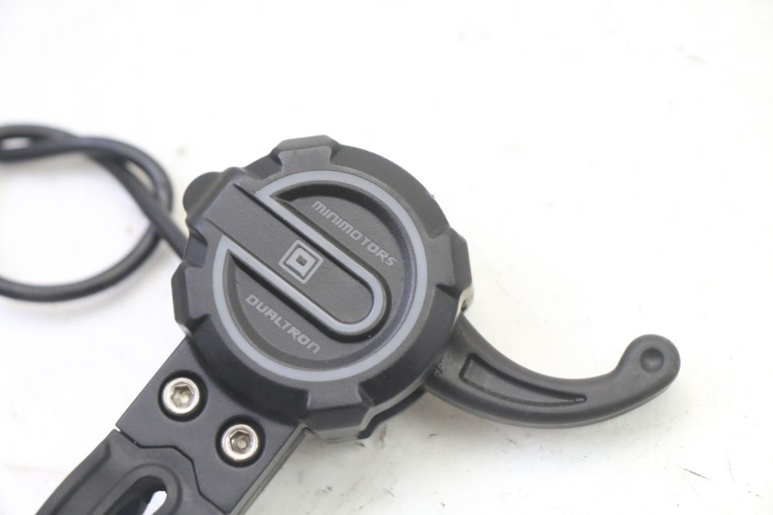 photo de MANIGLIA DELL'ACCELERATORE DUALTRON VICTOR LIMITED 1