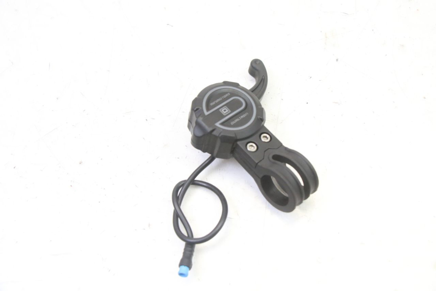 photo de MANIGLIA DELL'ACCELERATORE DUALTRON VICTOR LIMITED 1