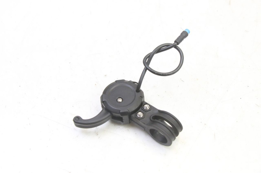 photo de MANIGLIA DELL'ACCELERATORE DUALTRON VICTOR LIMITED 1
