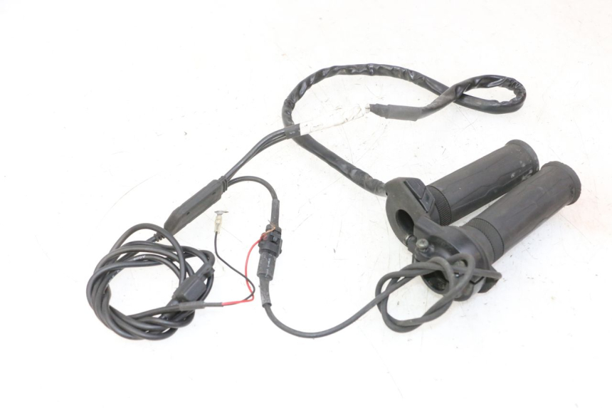 photo de MANOPOLE DELL'ACCELERATORE YAMAHA XMAX X-MAX 125 (2006 - 2009)
