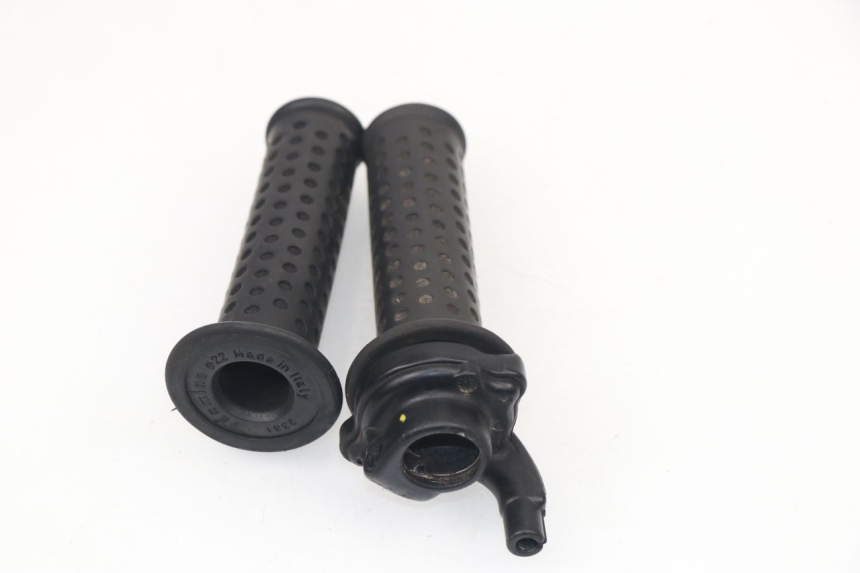 photo de MANOPOLE DELL'ACCELERATORE PIAGGIO X7 125 (2007 - 2013)
