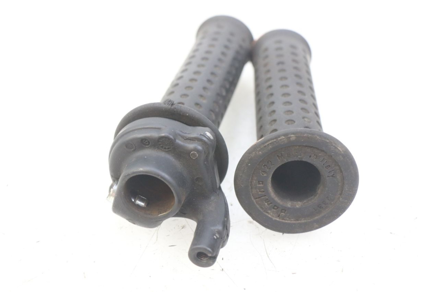 photo de MANOPOLE DELL'ACCELERATORE PIAGGIO X8 125 (2004 - 2007)