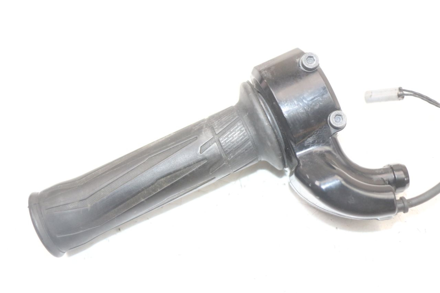photo de MANOPOLE DELL'ACCELERATORE YAMAHA FJR ABS 1300 (2006 - 2012)