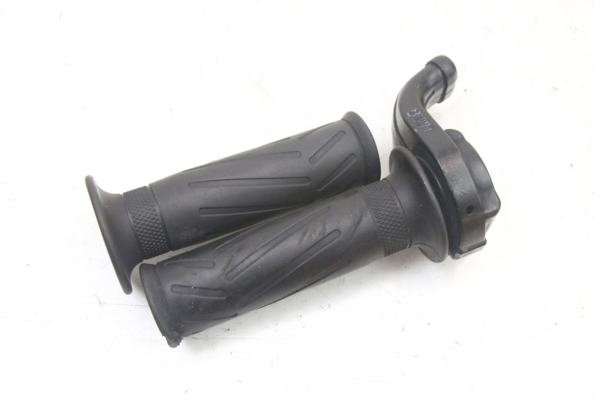 photo de MANOPOLE DELL'ACCELERATORE YAMAHA FZS FAZER 600 (2001 - 2003)