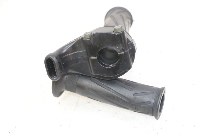 photo de MANOPOLE DELL'ACCELERATORE YAMAHA FZS FAZER 600 (2001 - 2003)