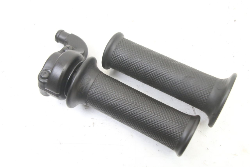 photo de ACCELERATORE YAMAHA TZR 50 (2008 - 2016)