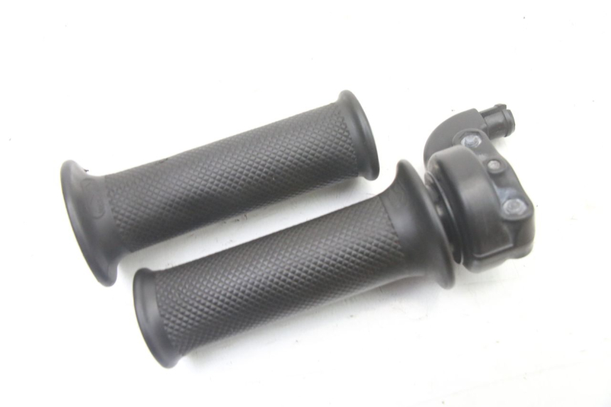 photo de ACCELERATORE YAMAHA TZR 50 (2008 - 2016)