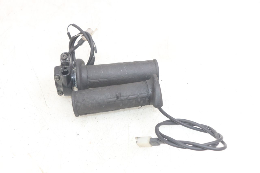 photo de MANOPOLE DELL'ACCELERATORE YAMAHA X-MAX XMAX 250 (2006 - 2009)