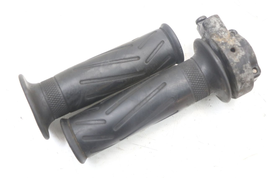 photo de MANOPOLE DELL'ACCELERATORE YAMAHA X-MAX XMAX 250 (2006 - 2009)