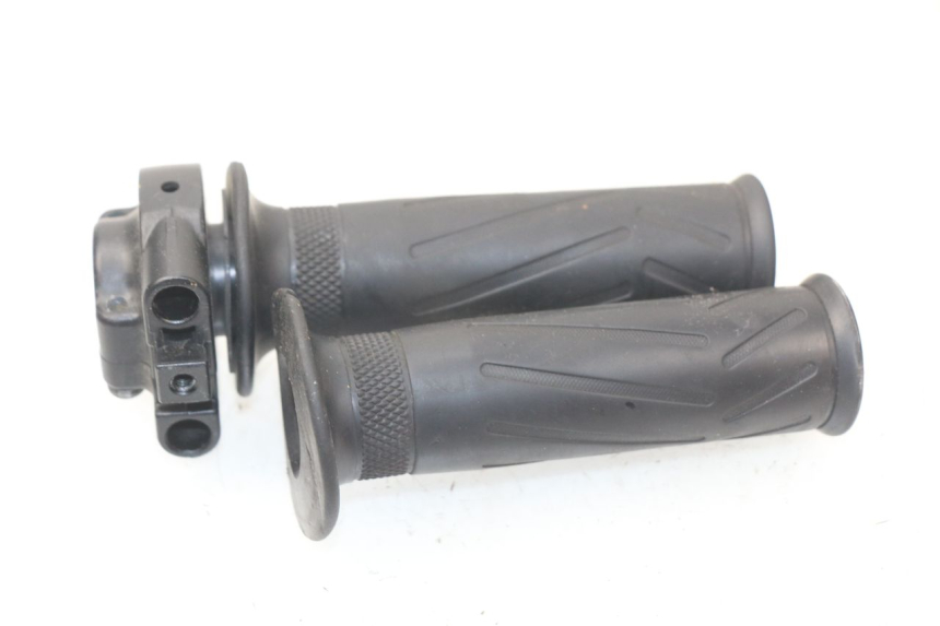 photo de MANOPOLE DELL'ACCELERATORE YAMAHA XMAX X-MAX 125 (2006 - 2009)