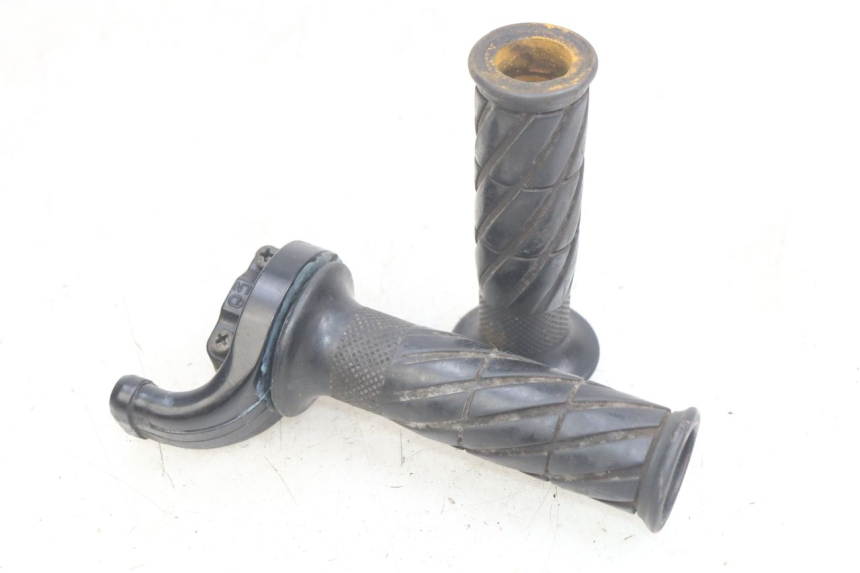 photo de MANOPOLE DELL'ACCELERATORE YAMAHA YZF R THUNDERCAT 600 (1996 - 2003)