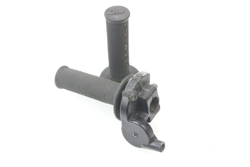 photo de ACCELERATORE YAMAHA YZ 125 (1998 - 2005)