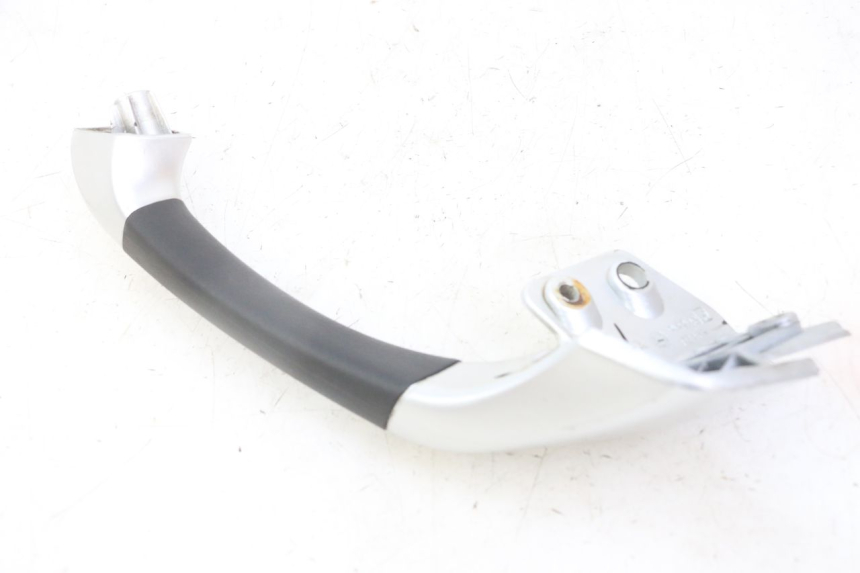 photo de MANIGLIA POSTERIORE DESTRA PIAGGIO MP3 LT 300 (2010 - 2016)