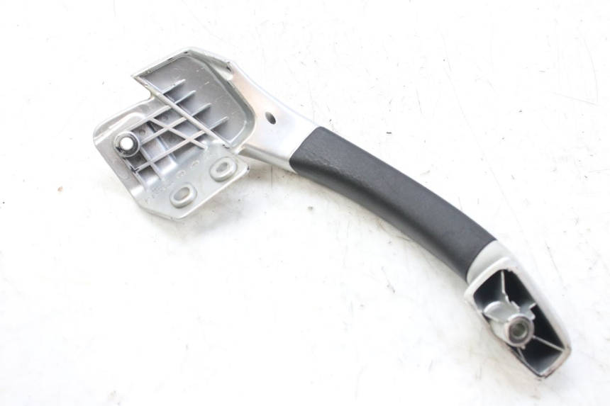 photo de MANIGLIA POSTERIORE DESTRA PIAGGIO MP3 RL 250 (2007 - 2010)