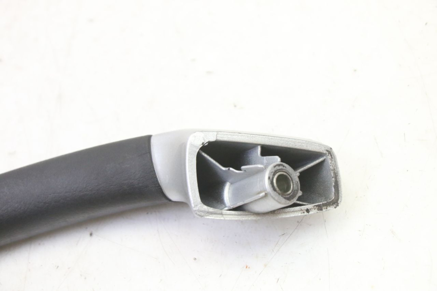 photo de MANIGLIA POSTERIORE DESTRA PIAGGIO MP3 RL 250 (2007 - 2010)
