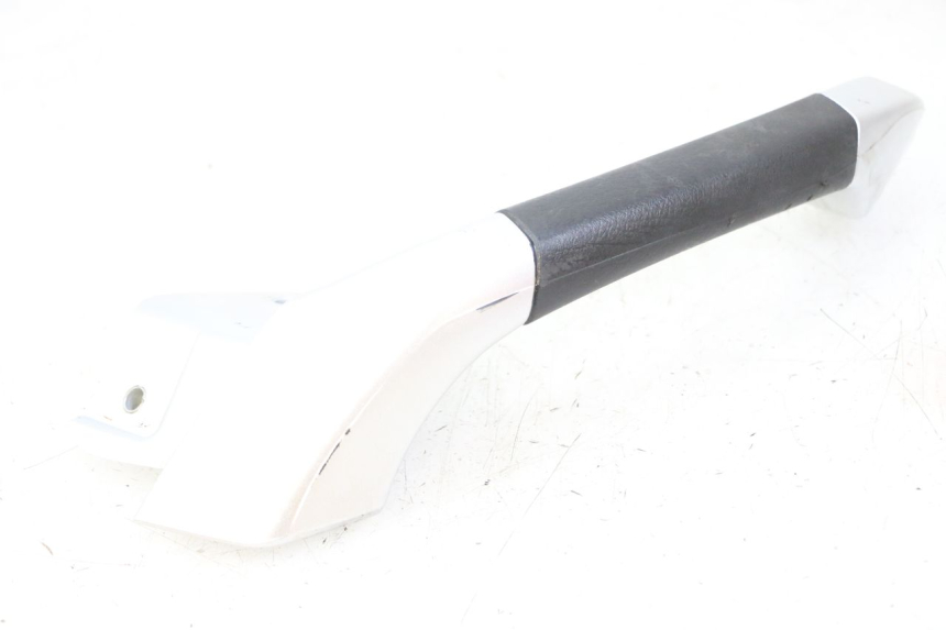 photo de MANIGLIA POSTERIORE DESTRA PIAGGIO MP3 LT 400 (2007 - 2012)