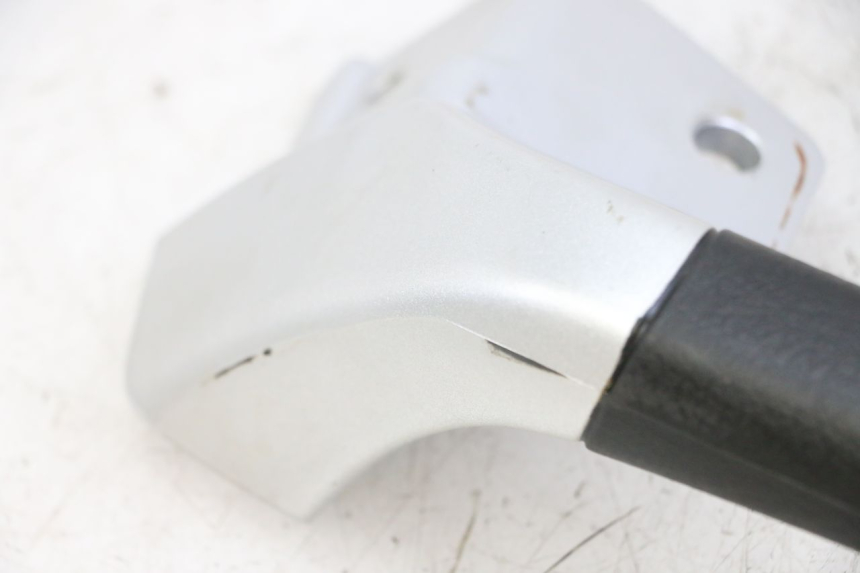 photo de MANIGLIA POSTERIORE DESTRA PIAGGIO MP3 LT 400 (2007 - 2012)