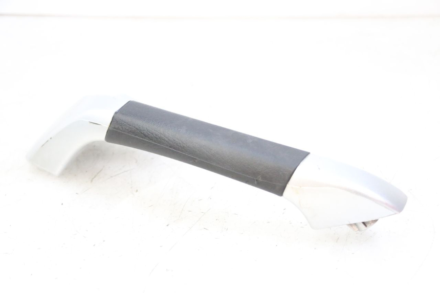 photo de MANIGLIA POSTERIORE DESTRA PIAGGIO MP3 LT 400 (2007 - 2012)