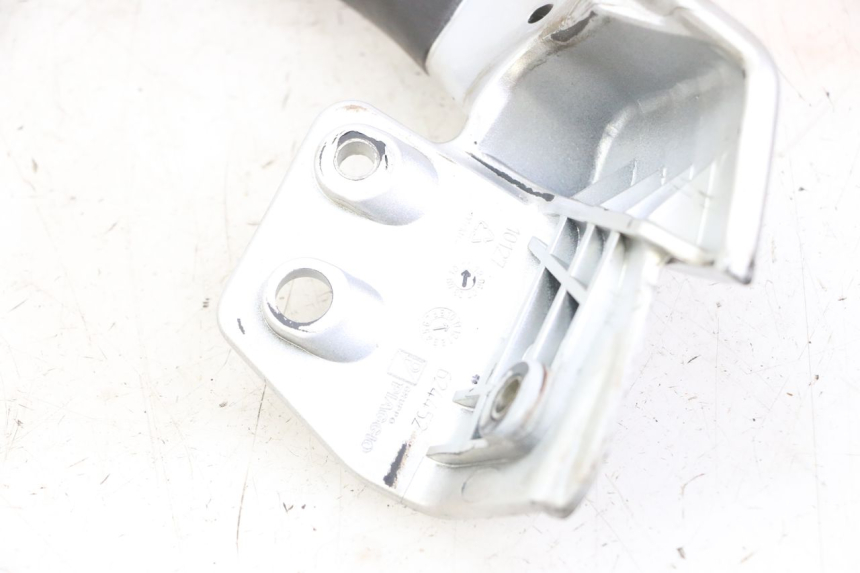 photo de MANIGLIONE SINISTRO PIAGGIO MP3 LT 300 (2010 - 2016)