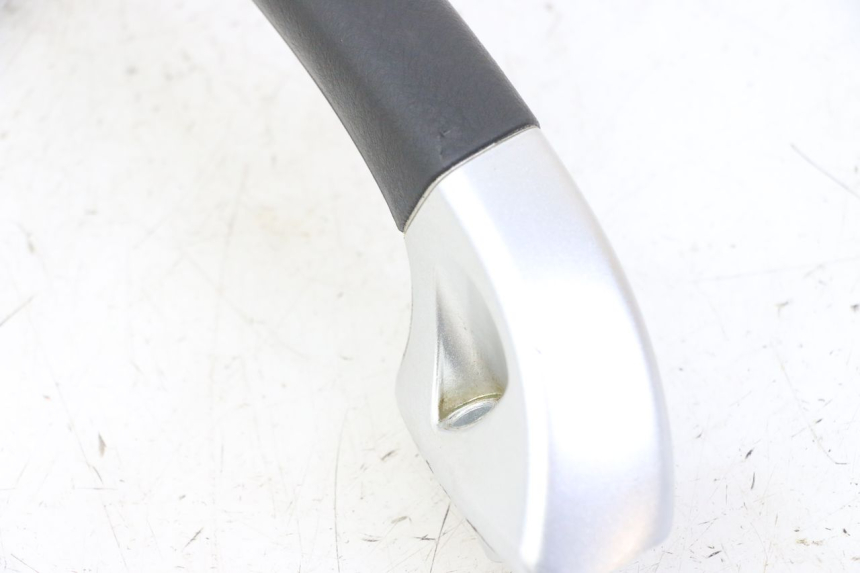 photo de MANIGLIA POSTERIORE SINISTRA PIAGGIO MP3 LT 300 (2010 - 2016)