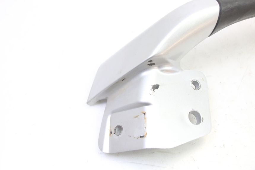 photo de MANIGLIA POSTERIORE SINISTRA PIAGGIO MP3 RL 250 (2007 - 2010)