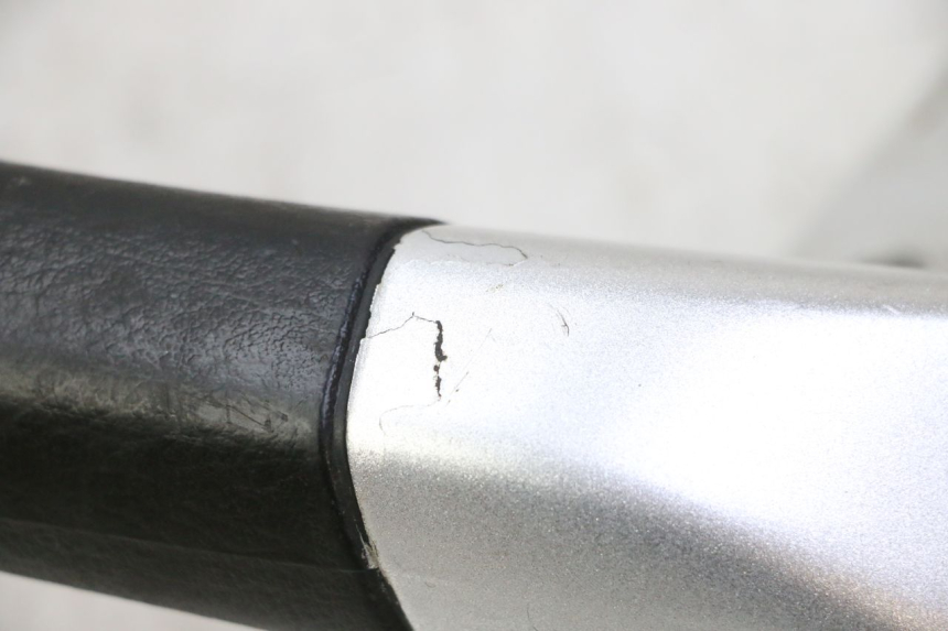 photo de MANIGLIA POSTERIORE SINISTRA PIAGGIO MP3 RL 250 (2007 - 2010)