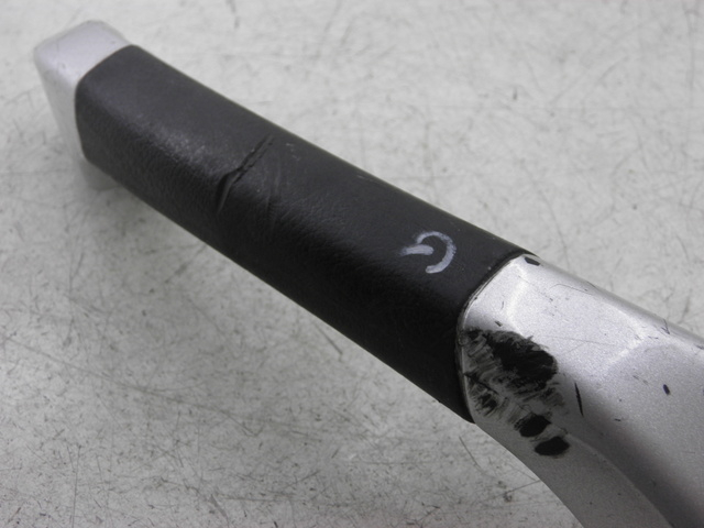 photo de MANIGLIA POSTERIORE SINISTRA PIAGGIO MP3 RL 250 (2007 - 2010)