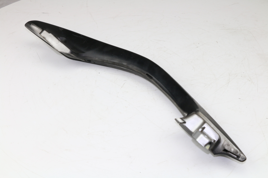 photo de MANOPOLE POSTERIORE SINISTRA SUZUKI AN BURGMAN 400 (1999 - 2005)