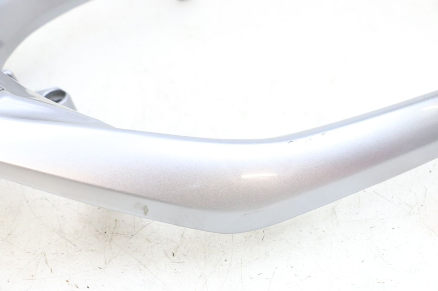 photo de MANIGLIONE SYM GTS EVO 125 (2009 - 2013) - Zoom sui componenti