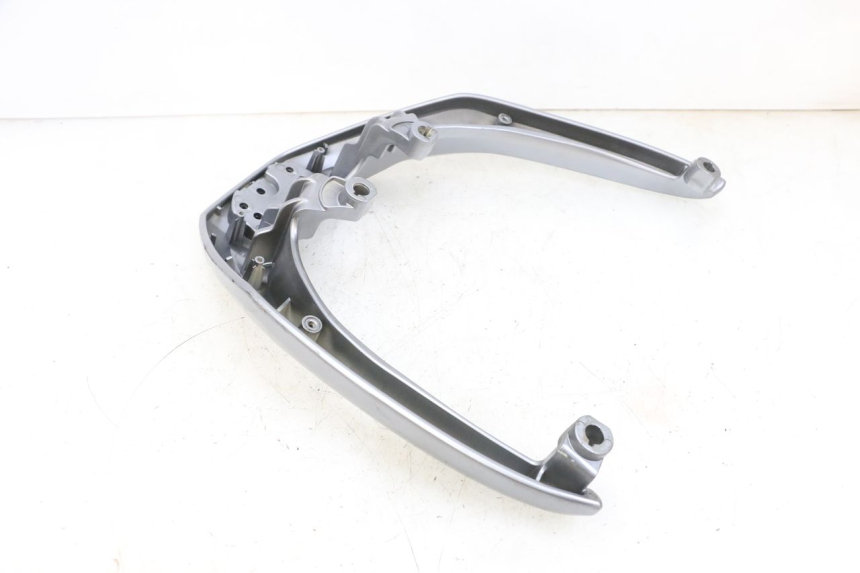 photo de MANIGLIONE SYM GTS EVO 125 (2009 - 2013) - Dettagli dei punti di fissaggio