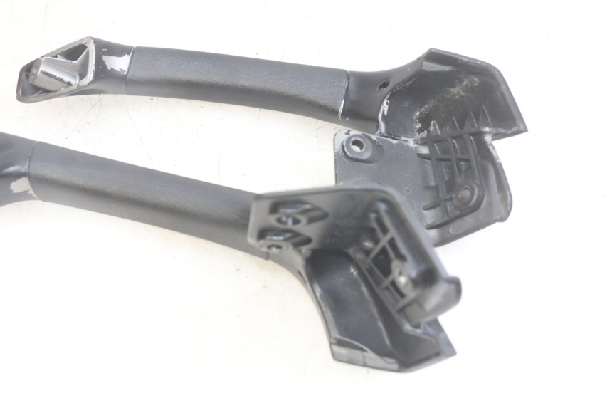 photo de MANIGLIA POSTERIORE PIAGGIO MP3 LT 400 (2007 - 2012)