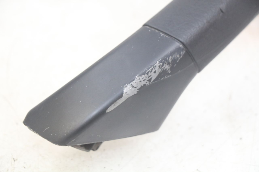 photo de MANIGLIA POSTERIORE PIAGGIO MP3 LT 400 (2007 - 2012)