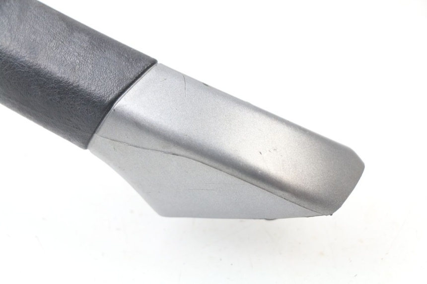 photo de MANIGLIA POSTERIORE PIAGGIO MP3 125 (2006 - 2014)