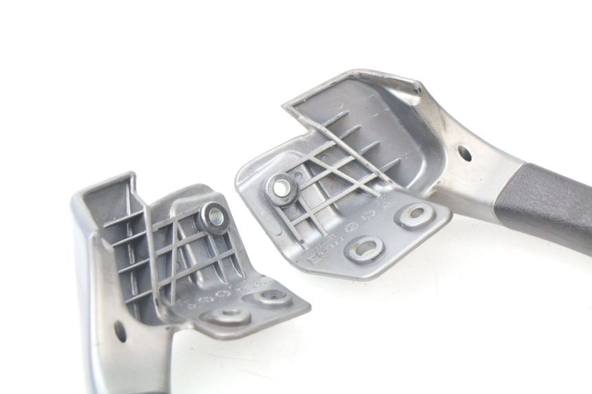 photo de MANIGLIA POSTERIORE PIAGGIO MP3 125 (2006 - 2014)