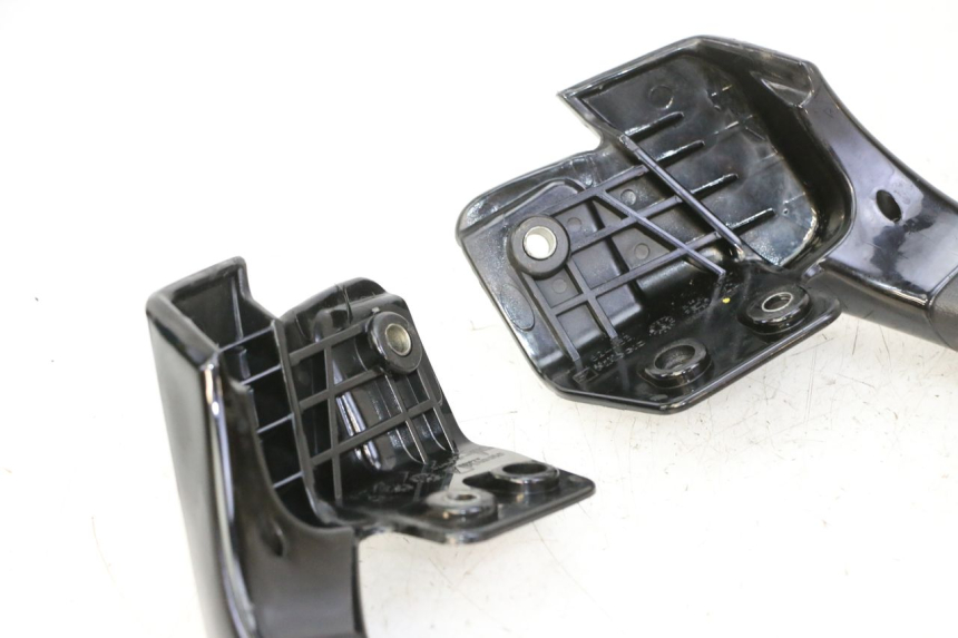 photo de MANIGLIONE PIAGGIO MP3 500 (2011 - 2015)