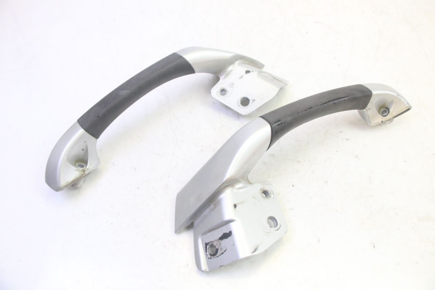 photo de MANIGLIONE PIAGGIO MP3 RL 250 (2007 - 2010) - Zoom sullo stato d'uso