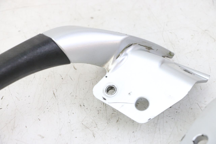 photo de MANIGLIA POSTERIORE PIAGGIO MP3 LT 400 (2007 - 2012)