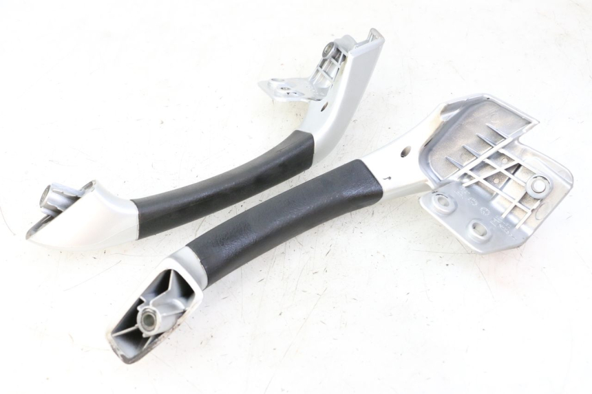 photo de MANIGLIA POSTERIORE PIAGGIO MP3 LT 400 (2007 - 2012)