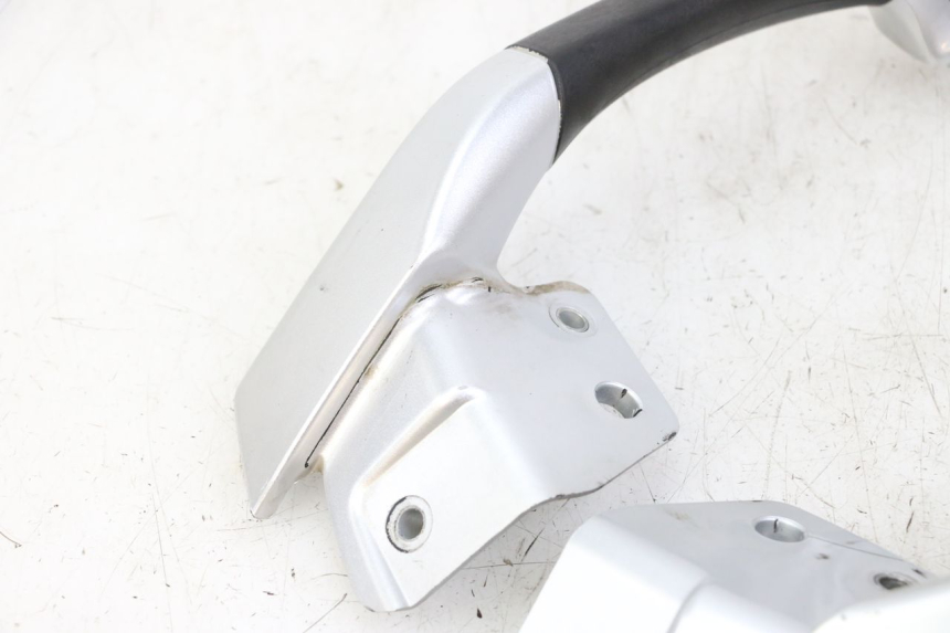 photo de MANIGLIA POSTERIORE PIAGGIO MP3 LT 400 (2007 - 2012)