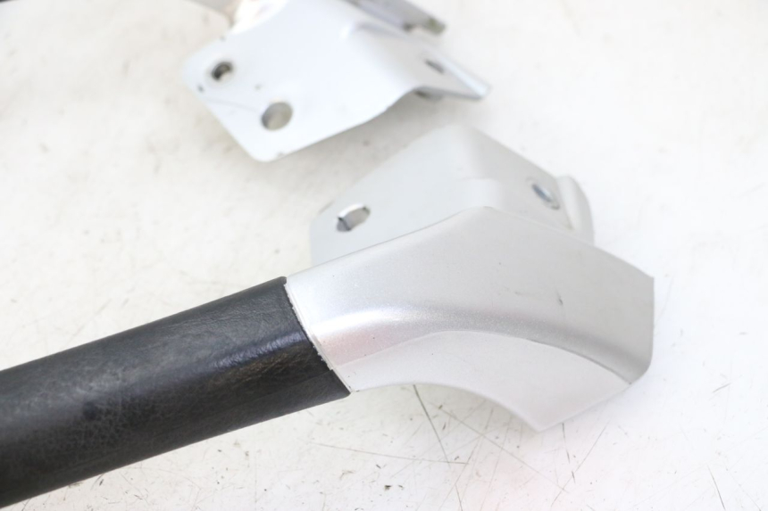 photo de MANIGLIA POSTERIORE PIAGGIO MP3 LT 400 (2007 - 2012)