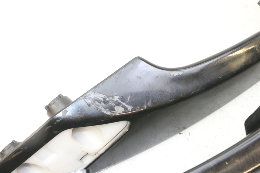 photo de MANIGLIONE PEUGEOT SATELIS COMPRESSOR K15 125 (2006 - 2009)