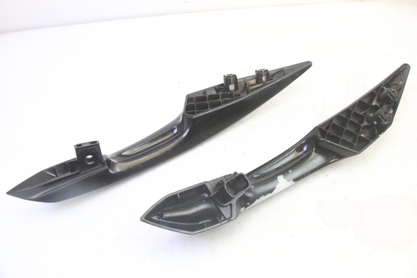 photo de MANIGLIONE PEUGEOT SATELIS 125 (2013 - 2018)